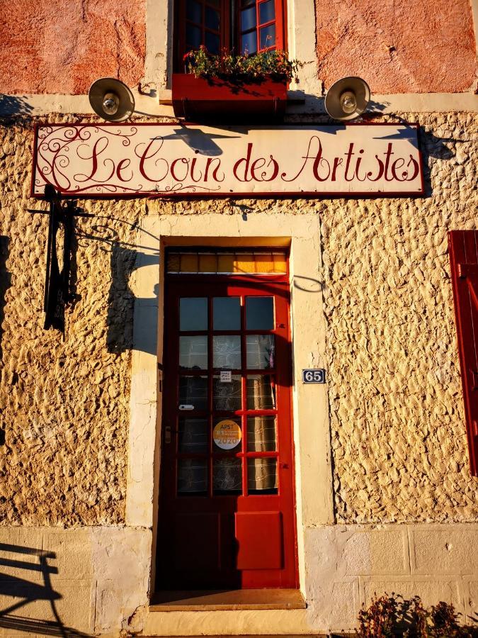 Le Coin Des Artistes Bed and Breakfast Ζιβερνί Εξωτερικό φωτογραφία