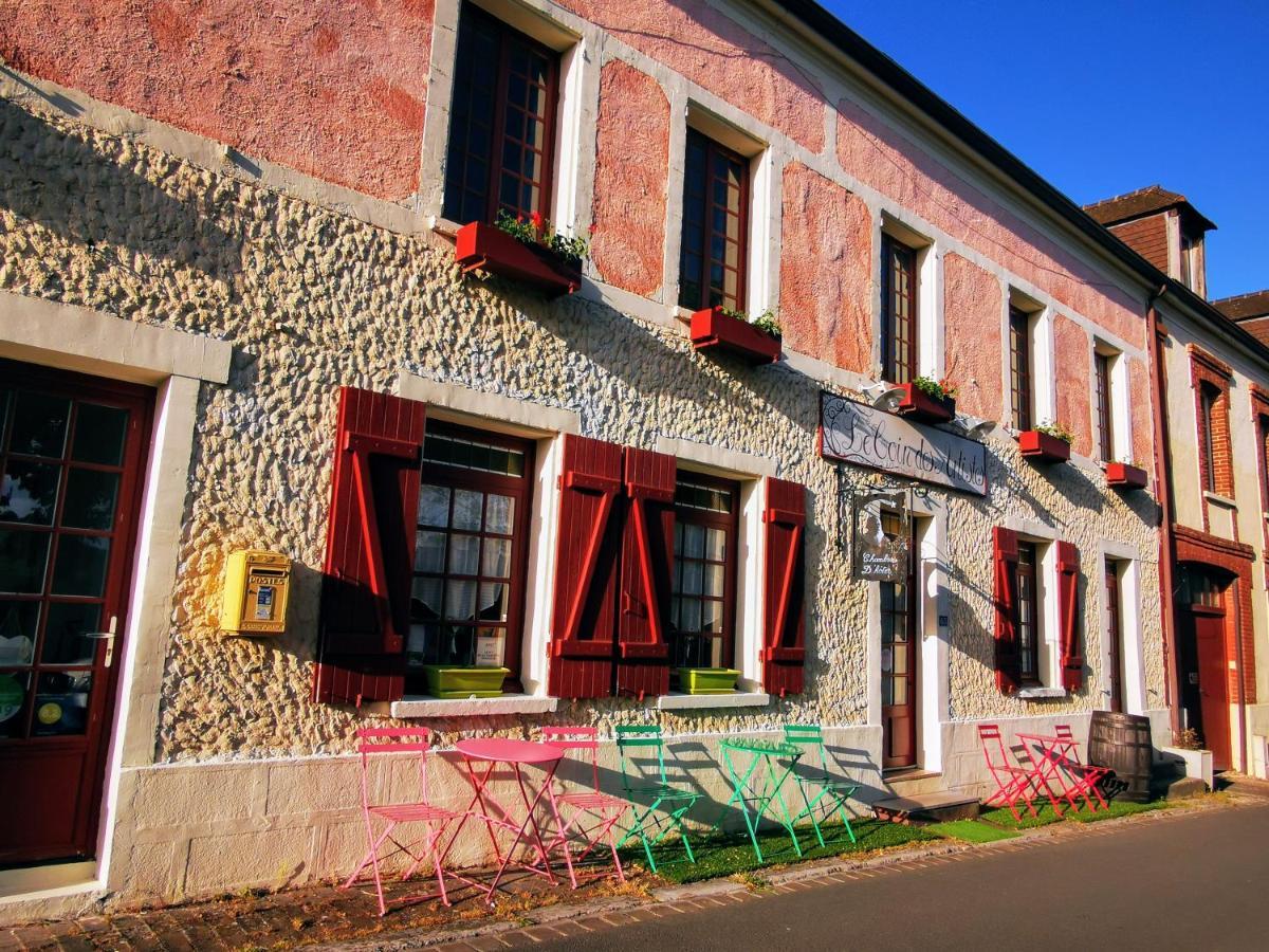 Le Coin Des Artistes Bed and Breakfast Ζιβερνί Εξωτερικό φωτογραφία