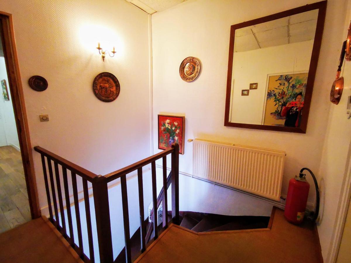 Le Coin Des Artistes Bed and Breakfast Ζιβερνί Εξωτερικό φωτογραφία