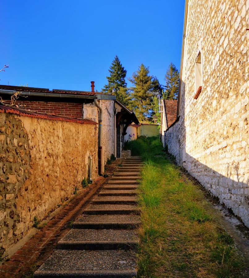 Le Coin Des Artistes Bed and Breakfast Ζιβερνί Εξωτερικό φωτογραφία