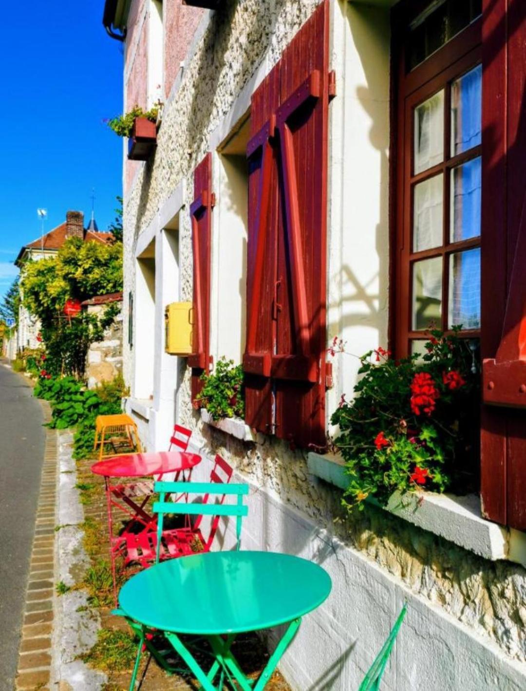 Le Coin Des Artistes Bed and Breakfast Ζιβερνί Εξωτερικό φωτογραφία